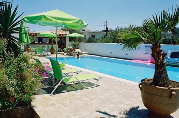 Skala Apartments Agia Marina エクステリア 写真