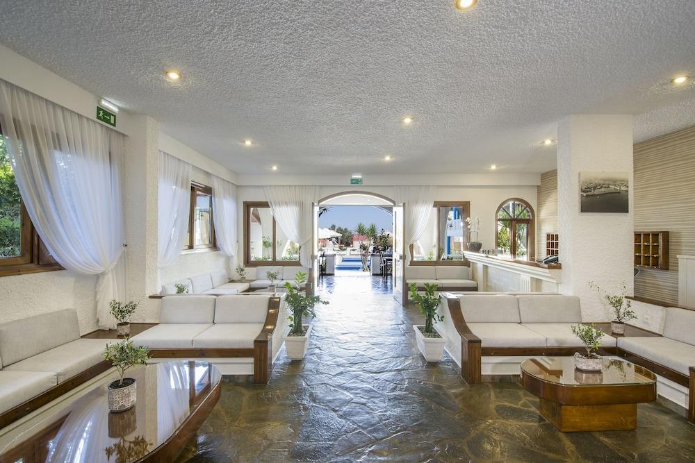 Skala Apartments Agia Marina エクステリア 写真